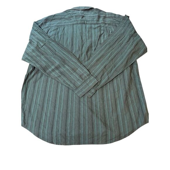 Weekendz off men long sleeve button front with front pocket L - Picture 2 of 6